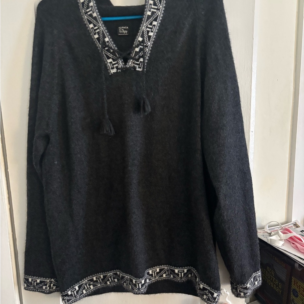 Alpaca Dark Gray V-Neck Knit Sweater with Patterned Trim and hood
